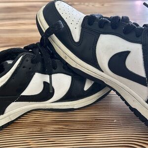 Nike Kids Sneakers Black White Design